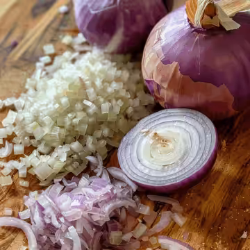 Homemade Healthy Onion Soup Mix taken with iphone 15 pro max --iw 2 --ar 4:5 --v 6.0 --raw