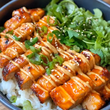 Korean Bbq Chicken Bowls Gochujang Cream Sauce Recipe taken with iphone 15 pro max --iw 2 --ar 4:5 --v 6.1 --raw